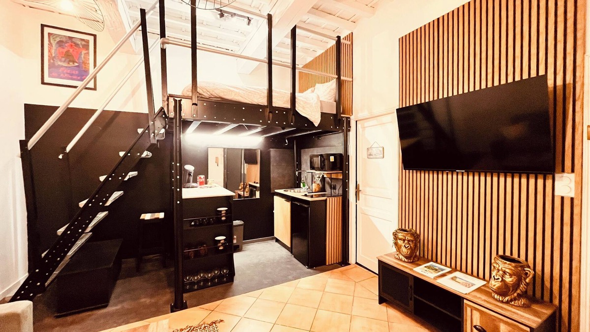 Faubourg Apartment | Casa fresco 1