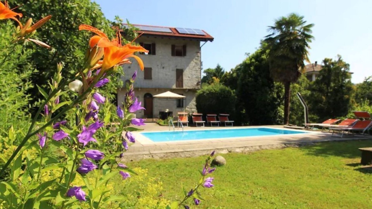 Vacciago Apartment | Casa Frey apt. 2 at Lake Orta with garden and swimming pool