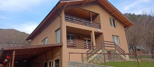 Nehoiu House | Casa Galeata