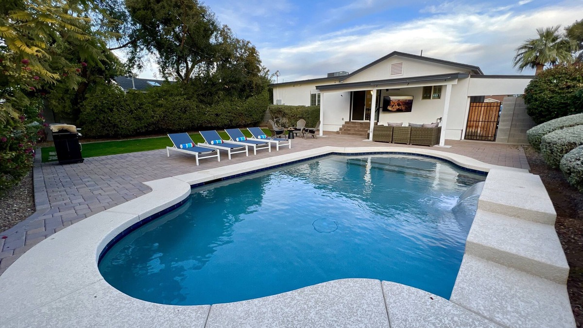 Peters View House | Casa Gia- Quiet Luxury Biltmore Area- Heated Pool