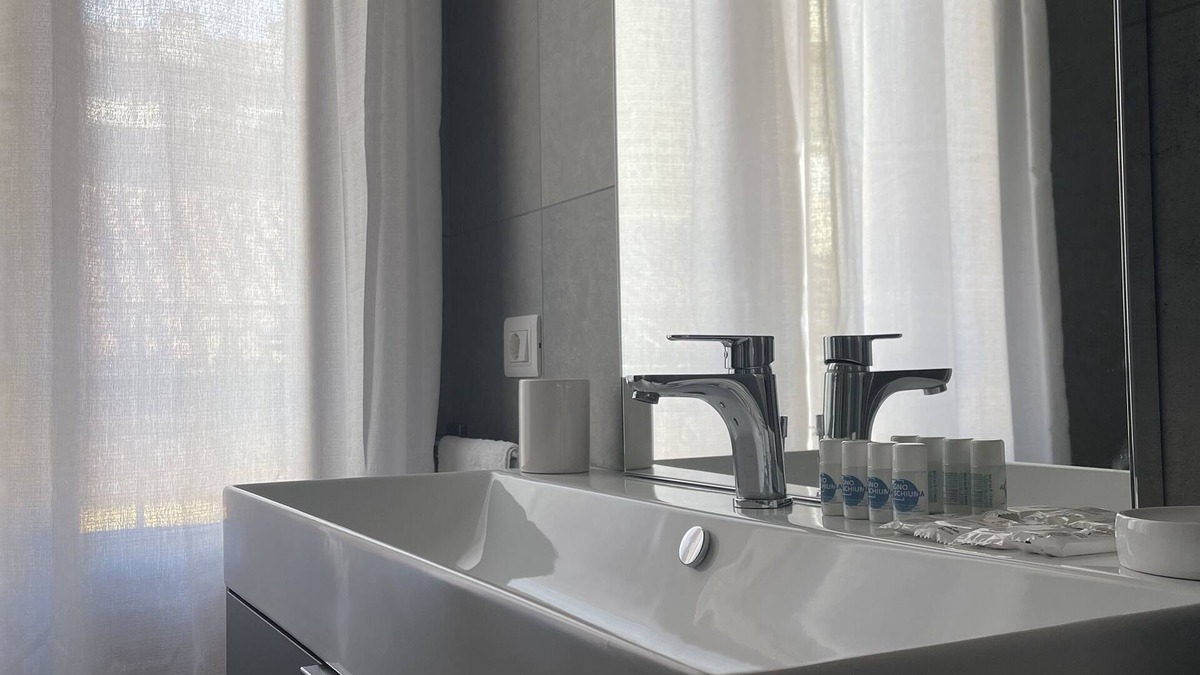 Pavia Apartment | Casa Giovanni, large renovated apartment in Old Town