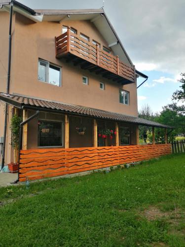 Neagra Sarului House | Casa Gramy