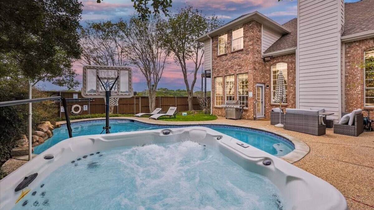 Northwest Carrollton House | Casa Grande | Pool,Game Room,Hot Tub for 17 guests