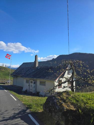 Steinstø House | Casa Grend