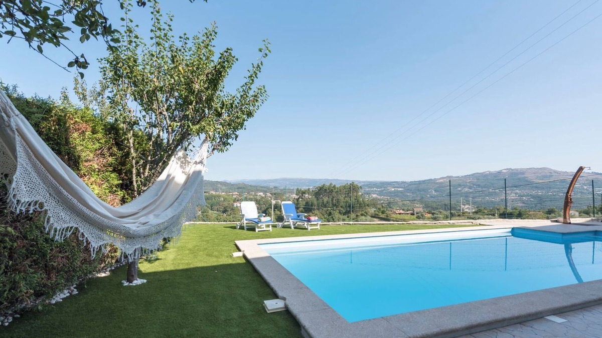 Penafiel House | Casa Guimas - Four Bedroom House, Sleeps 10