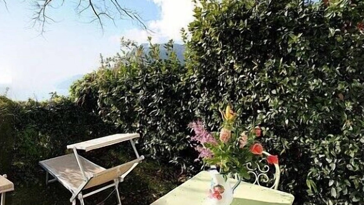 Nocelle House | Casa Ilnira A: A bright and cheerful apartment in a quiet position, located on a hillside above the sea, with Free WI-FI.
