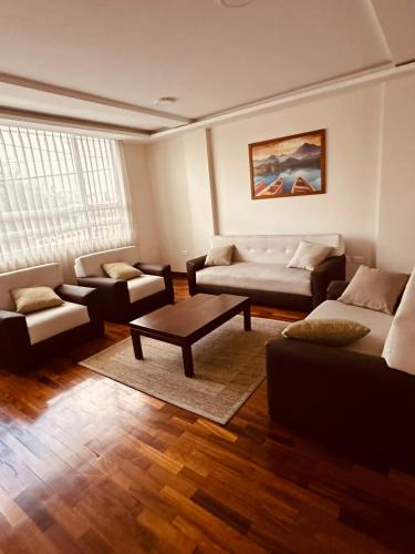 Parroquia Huachi Chico Villa | Casa Independiente - Lujo y Comodidad
