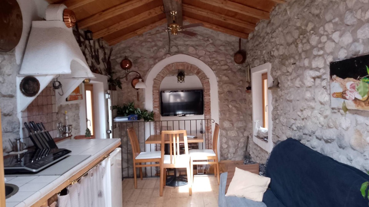 Peri House | Casa indipendente di tre piani in Val d'Adige