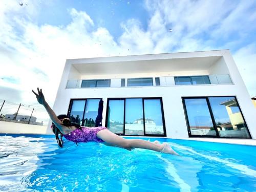 Caldas da Rainha Villa | Casa Iroko - a modern villa, with private pool, in a quiet area