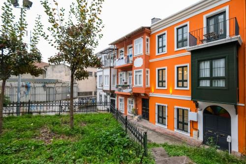 Taksim Apartment | Casa Isabel - Amazing 5Br House in Prime Location
