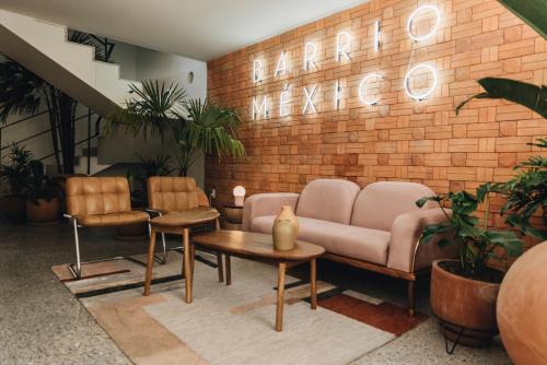 Chapalita House | Casa Ixaya by Barrio México