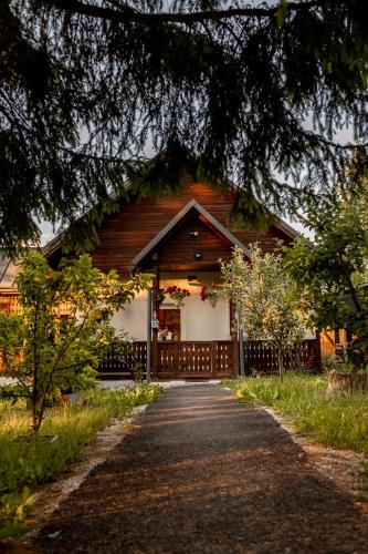 Jibert House | Casa Izvoru Mureșului