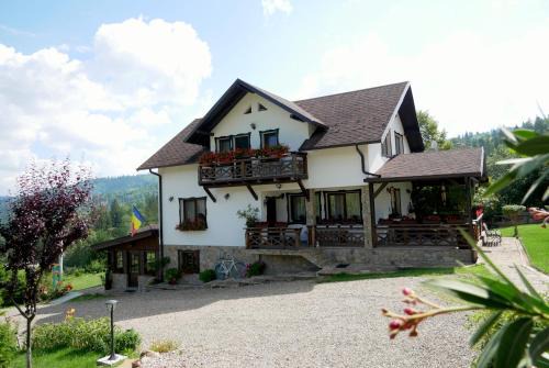 Campulung Moldovenesc House | Casa Izvorul Rarăului