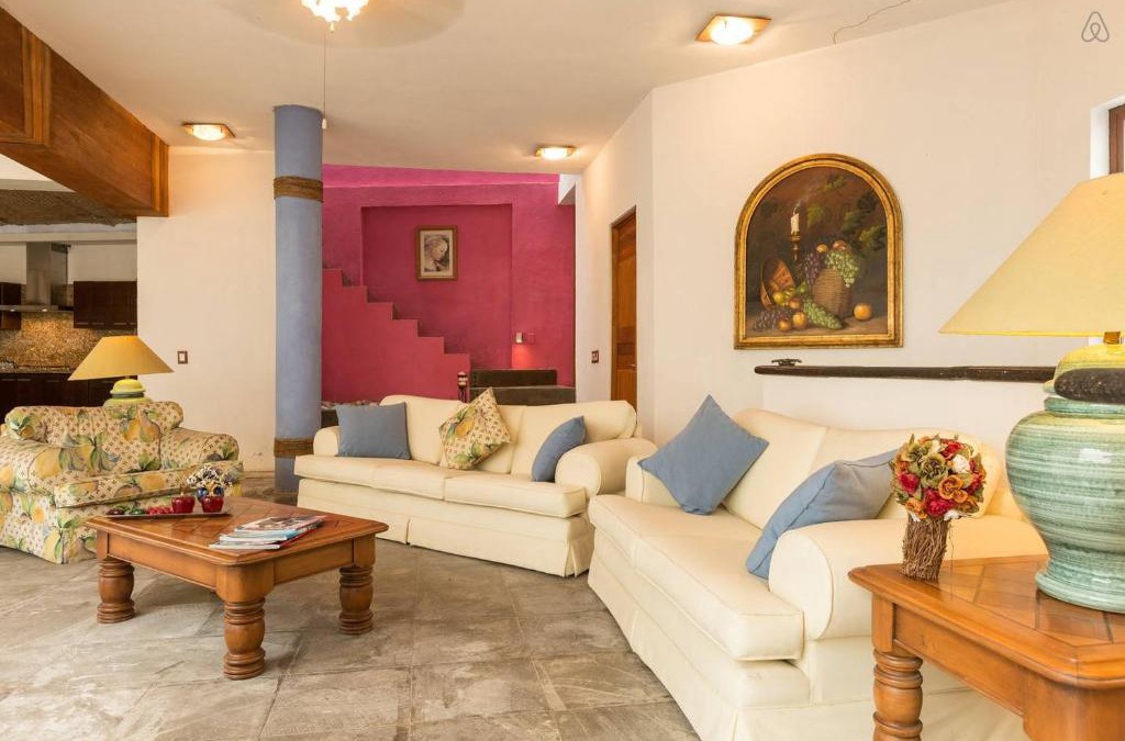 Marina Vallarta Bed & Breakfast | Casa La Columna