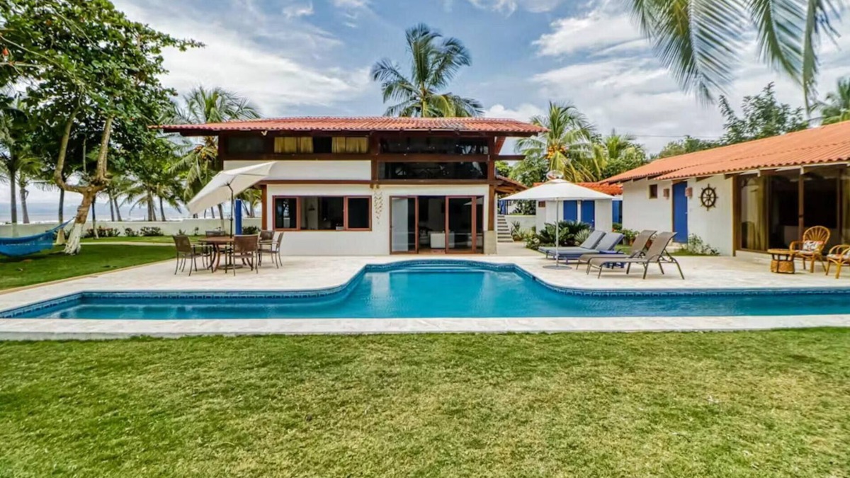 Cerro Plano Villa | Casa La Palapa, Beachfront Oasis in Tivives!