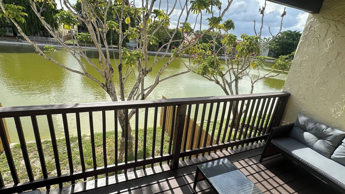 Lauderhill Apartment | Casa Lago 33
