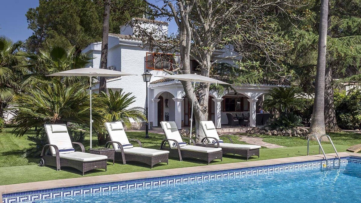 Serra Apartment | CASA LATEL (Villa with pool and garden)
