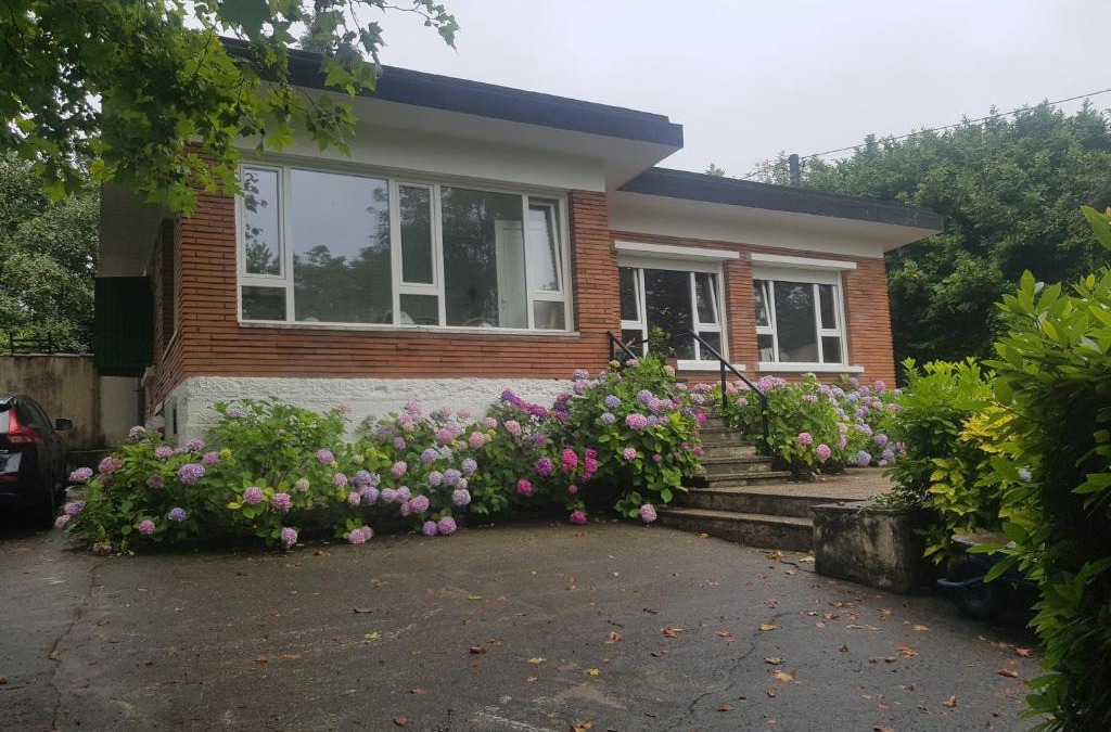 Oiartzun Villa | Casa Lekutxoa con amplio jardín cerca de San Sebastián