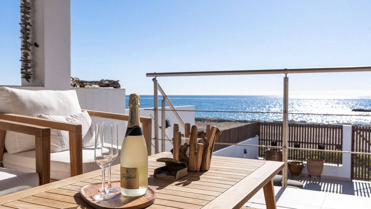Bahia Dorada Ski Chalet | Casa Leon - Beachfront Townhouse