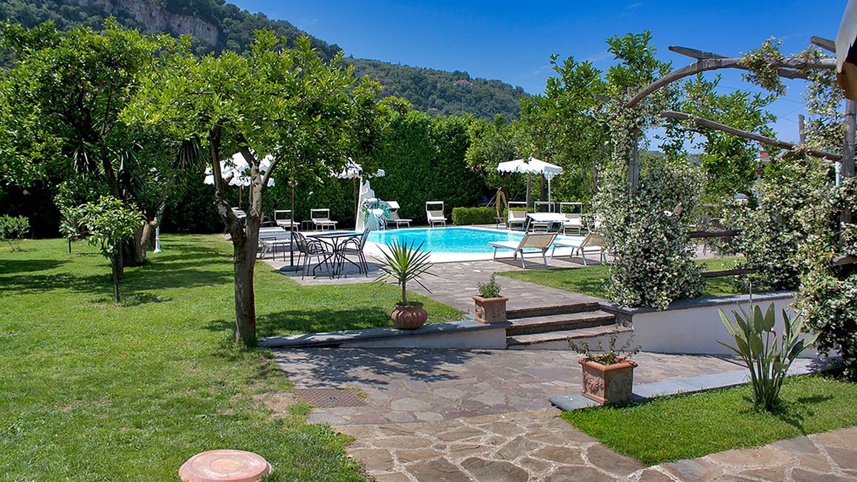 Sorrento House | Casa Limoneto with Shared Pool, Garden, Terraces and Parking