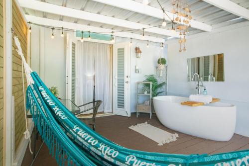 Puntas Apartment | Casa Loba Suite 1 with an outdoor tub
