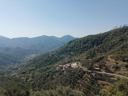 Lavaggiorosso Apartment | CASA LORENZO SULLE COLLINE DI LEVANTO e VICINO ALLE CINQUETERRE LT-0620