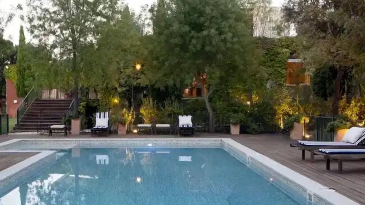 Mejorada House | Casa Lujosa en una Finca de Toledo con Piscina y Vistas a la Sierra de Gredos