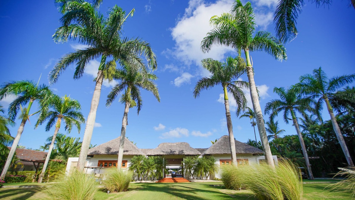 Los Naranjos Villa | Casa Luna Llena by Luxe Haus – Butlered Villa, Staff, Pool, Jacuzzi, Golf Carts