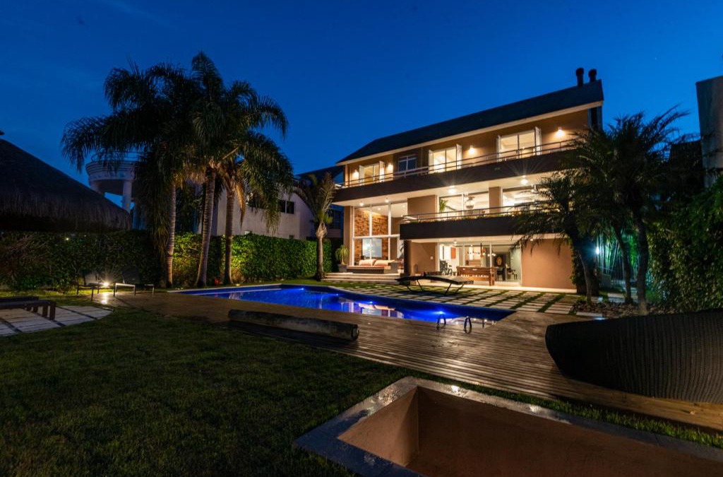 Vista Alegre Villa | Casa luxuosa em condomínio totalmente equipada