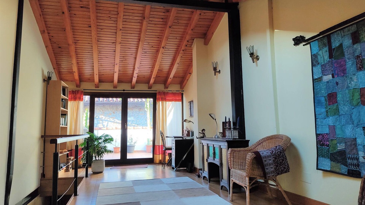 Voto House | Casa Maitri