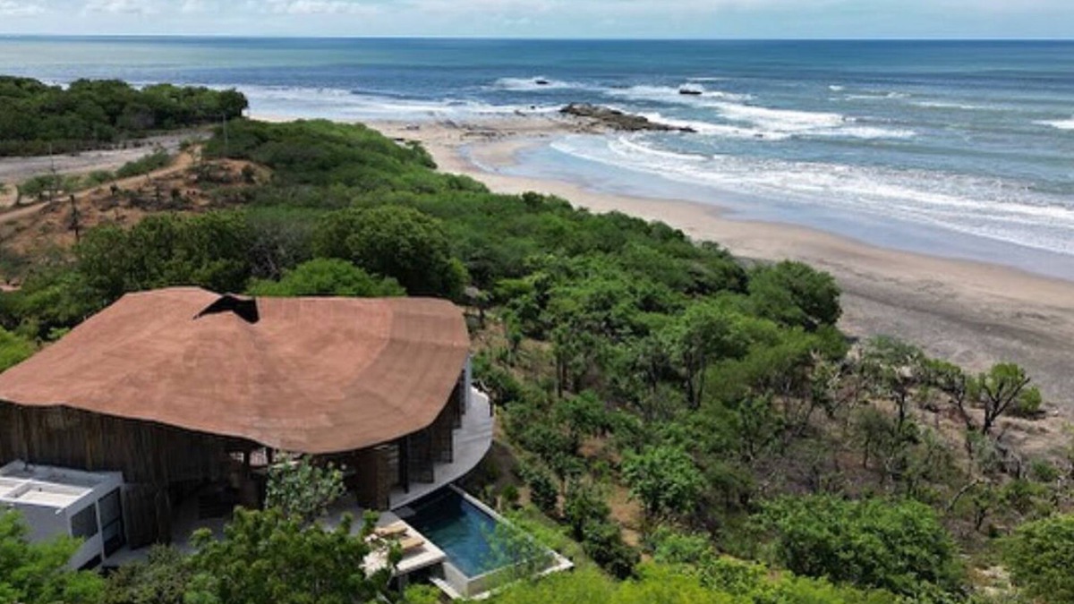 Carazo Villa | Casa Manta Ray, Unique Oceanfront home!