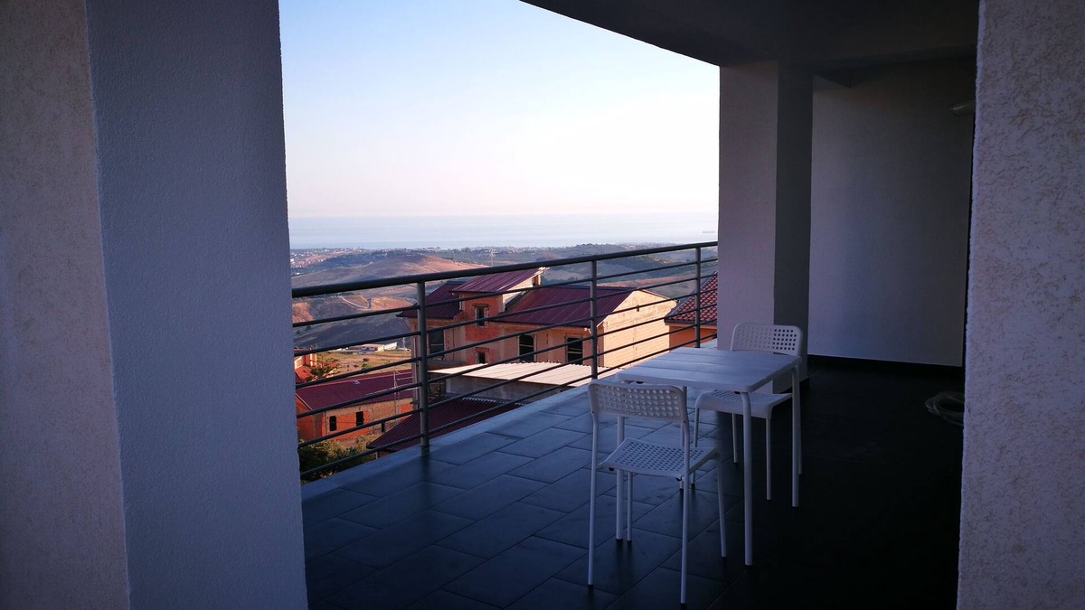 Favara Apartment | Casa Mare e Monti is an independent apartment