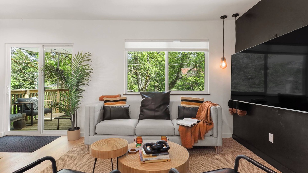 Carson House | Casa Maria- cute creekside 2bed/1bath