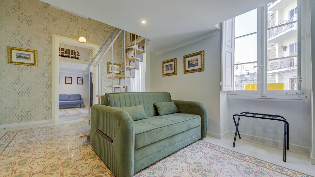 Cospicua House | Casa Marie - Your next stay in a Traditional Corner Townhouse, built in 1881