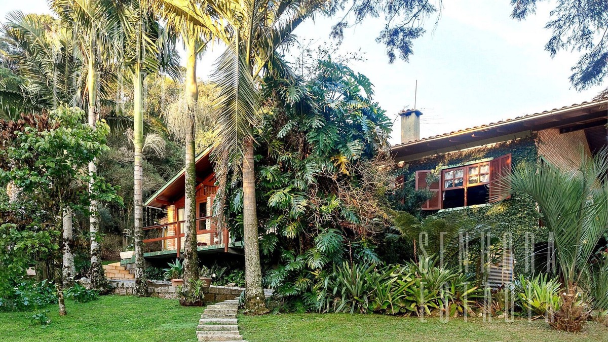 Rancho Queimado House | Casa Merlot with Fireplace, Court and Lake View