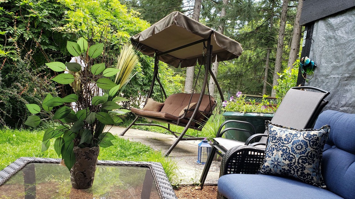Highlands Bed & Breakfast | CASA MIA Guest Suite - Quiet, Private and Beautiful Accomodation in Victoria BC