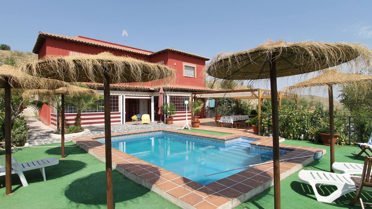 Sesena Ski Chalet | Casa Mirador de Aranjuez. TuCasaTemporal