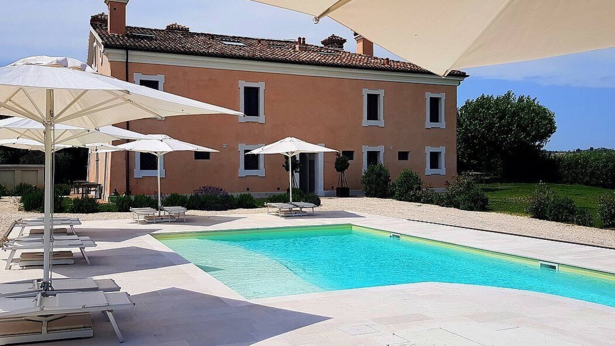 Monsano House | Casa Mortella F: A graceful two-story apartment that is part of an ancient manor house, with Free WI-FI.