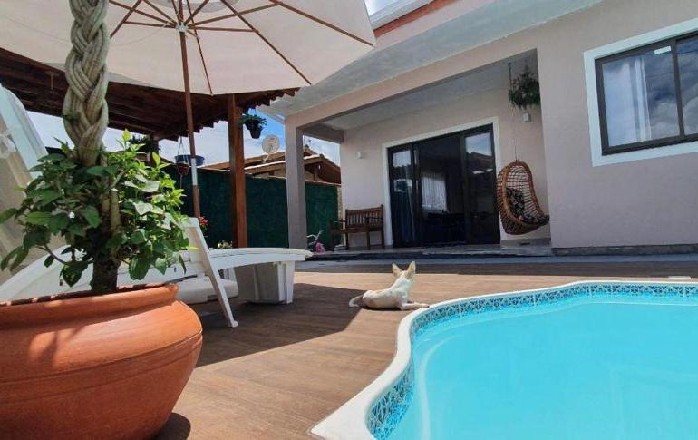 Ponta do Papagaio House | Casa na Praia do Sonho com Piscina e Jardim.