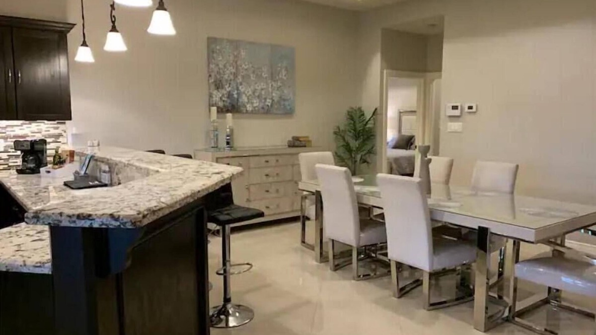 Rancho Viejo House | Casa Nicolás: Executive Style House in a Quiet Country Club Neighborhood.