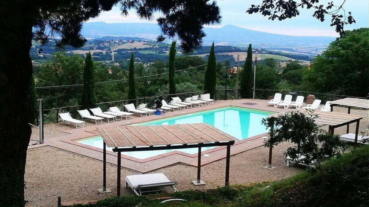 Montefiascone House | Casa Nocetta G: A characteristic and welcoming apartment that is part of an ancient country house surrounded by the greenery, with Free WI-FI.