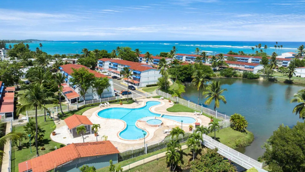 Dorado del Mar Villa | Casa Oasis - Walk to Beach, 30 Mins to Bad Bunny Live!, Villa by the Beach – 3 Bedroom, 2.5 bath