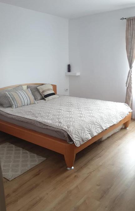 Tasnad House | Casa OFI