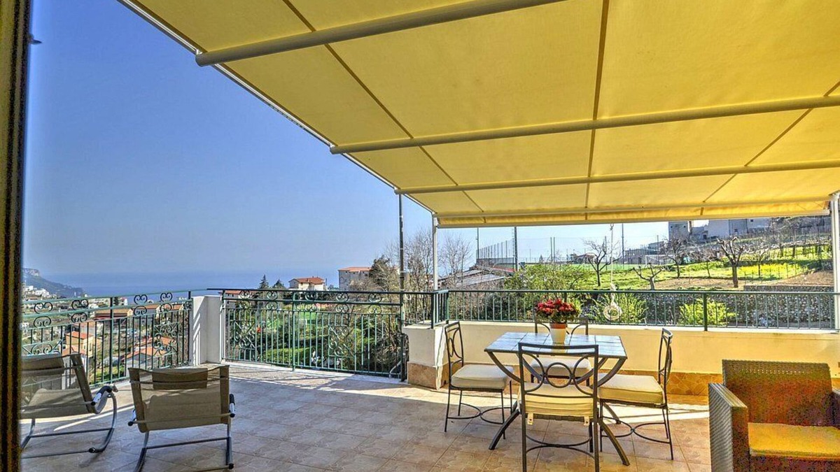 Scala Apartment | Casa Otis: Is a welcoming apartment in a quiet position, located on a hillside above the sea.