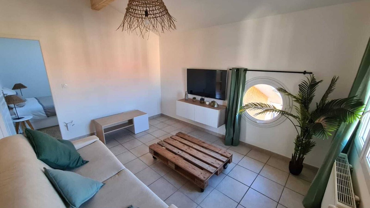 Jonage House | Casa Papidou, Charmante Maison au Calme