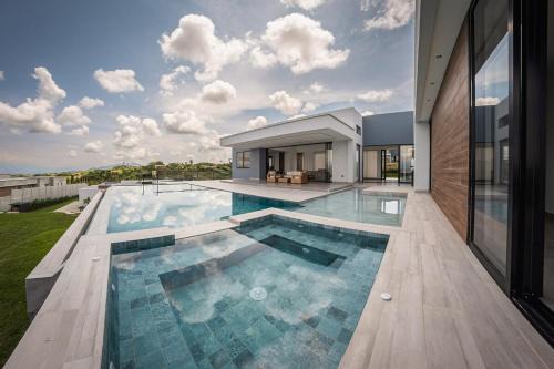 Cerritos Villa | Casa Paradise in Encanto's Land