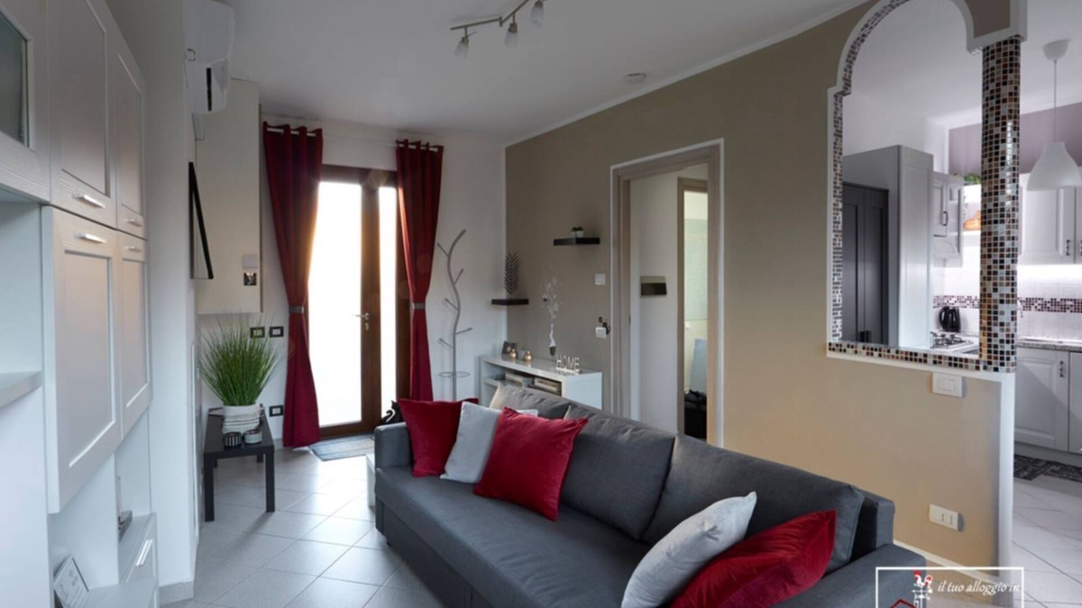 Vergiate Hostel | Casa Pasquee 10 Deluxe Apartment in Central Area