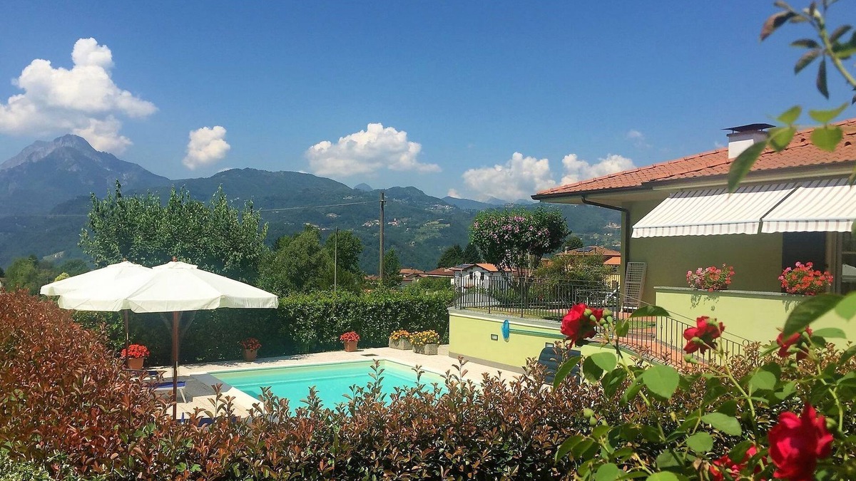 Mologno Villa | Casa Patrizia, Private Pool, Walk to restaurants, Barga!