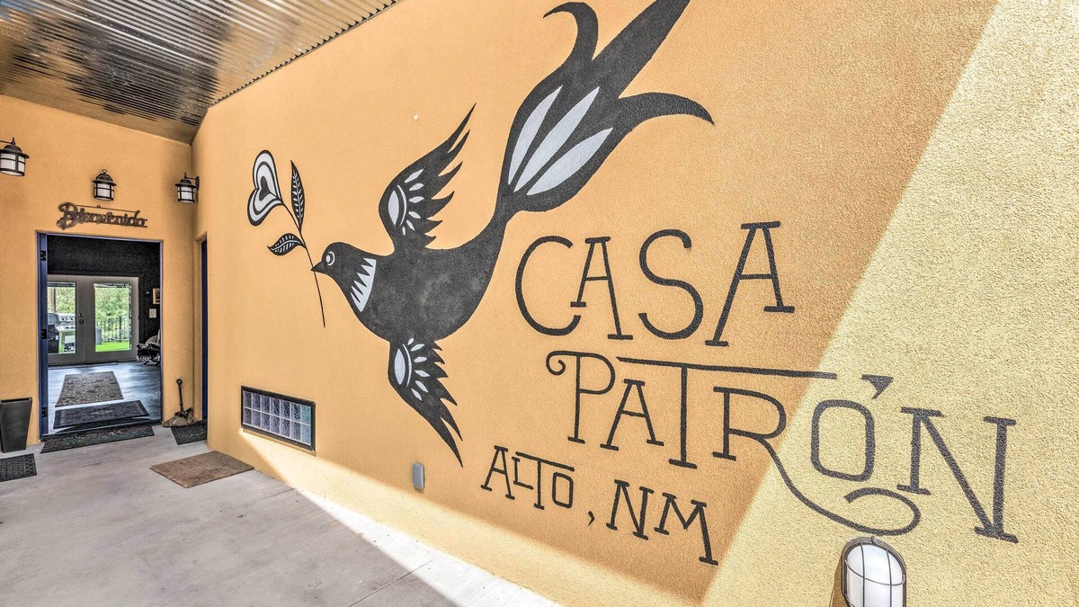 Alto Cabin | ‘Casa Patron’ Home < 10 Mi to Hiking & Casinos