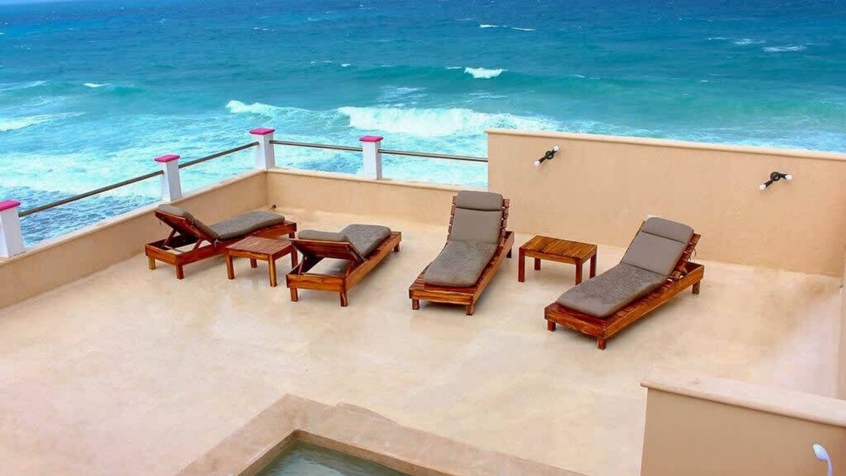 Colonia Meteorologico House | Casa Perla 5 bedroom to sleep 12 in Isla Mujeres